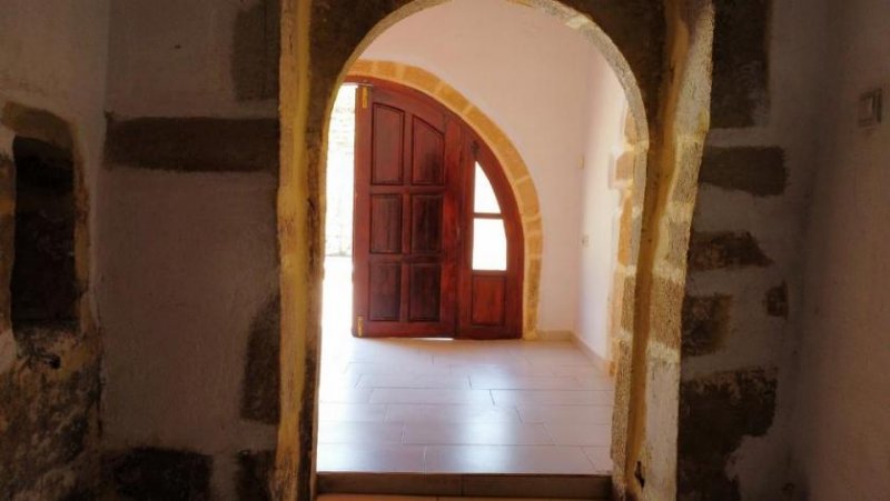 Kalamitsi Amigdali Kreta, Kalamitsi: Venezianisches Steinhaus mit angrenzendem landwirtschaftlichen Nutzland zu verkaufen Haus kaufen